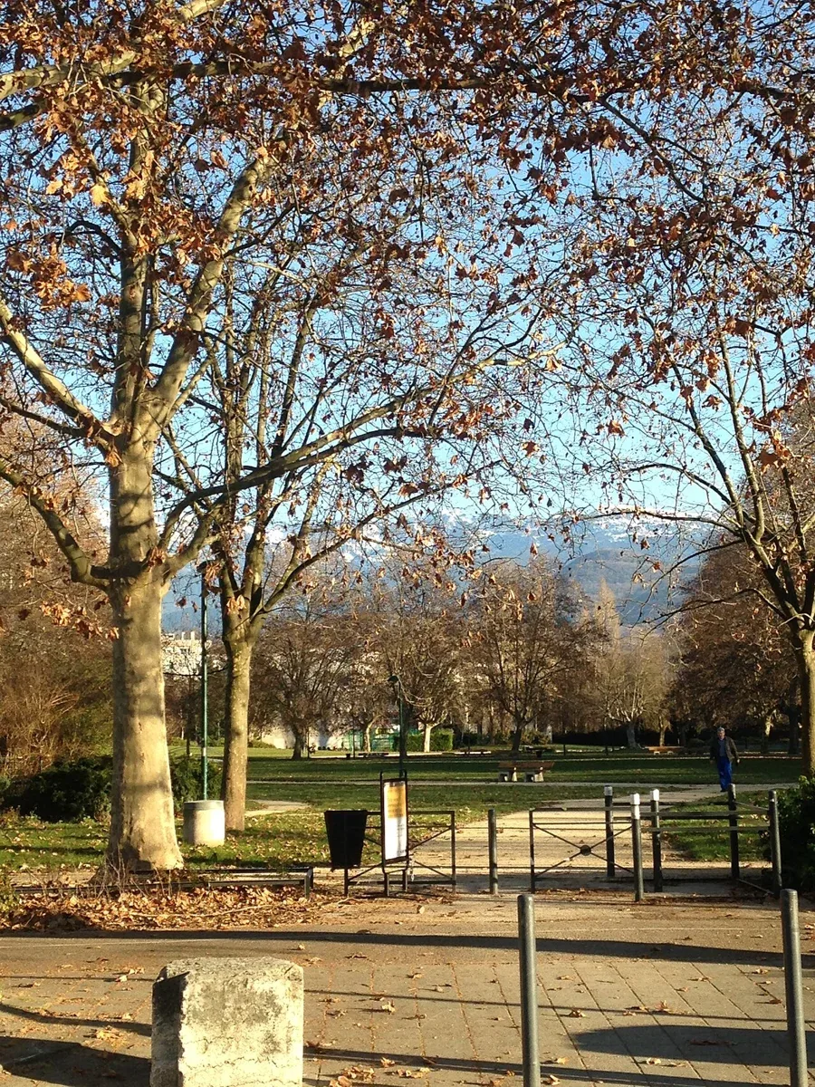 L’entrée ouest du parc Pompidou, repère des environs de l’école Elisée Chatin.