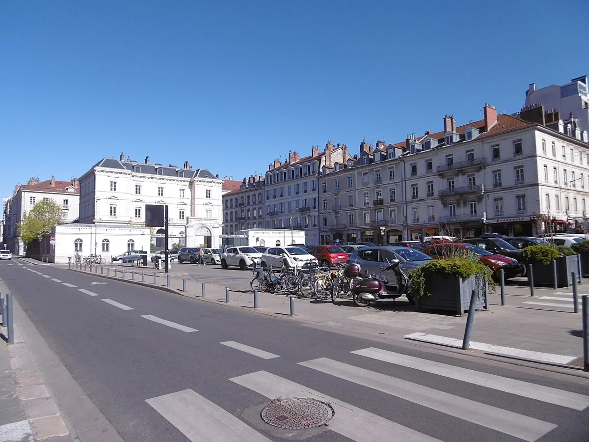 La place Vaucanson dans l’hyper-centre de Grenoble